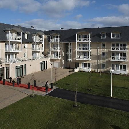 Aparthotel Domitys Le Carrousel Cabourg Esterno foto